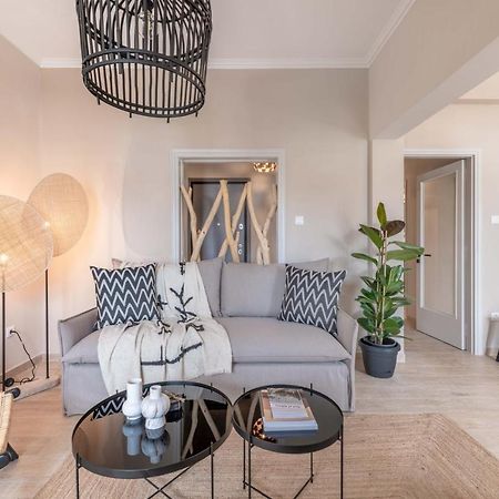 Апартаменты Minimal Retreat W/ Watercoloured Sunset View Пирей Экстерьер фото