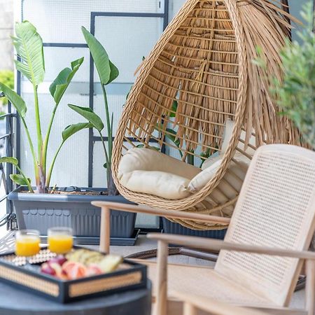 Апартаменты Minimal Retreat W/ Watercoloured Sunset View Пирей Экстерьер фото