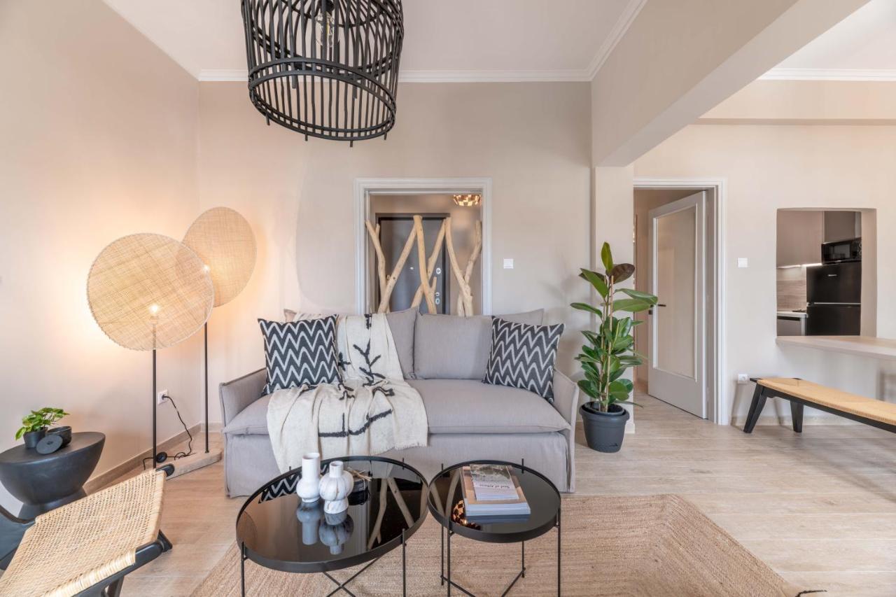Апартаменты Minimal Retreat W/ Watercoloured Sunset View Пирей Экстерьер фото